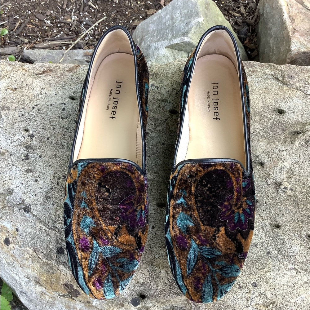 Jon Josef Loafers with Flat Sole
